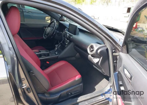 2021 Lexus Is 300 z USA, uszkodzony, nr VIN JTHC81F21M5046917